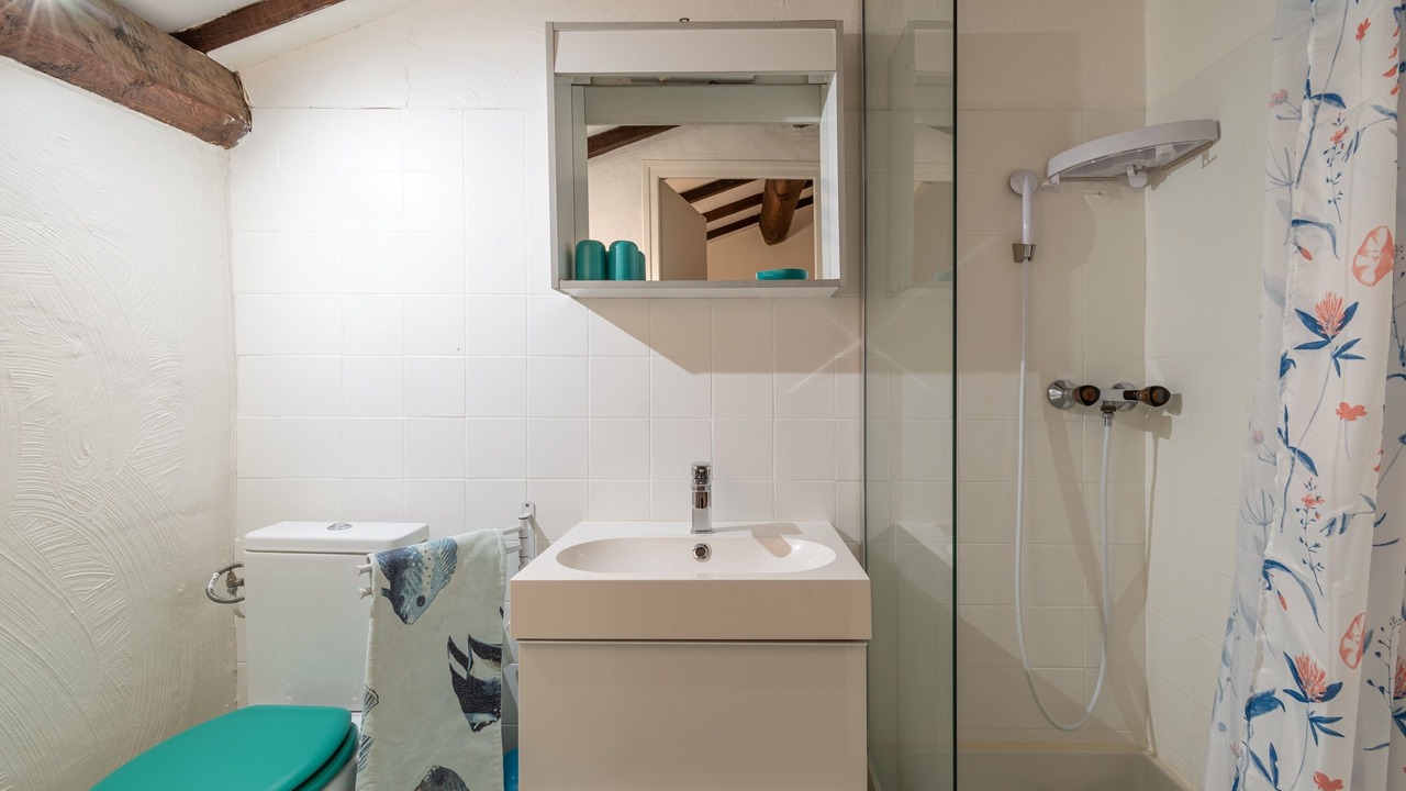 Photo of Bathroom in Guerrevieille