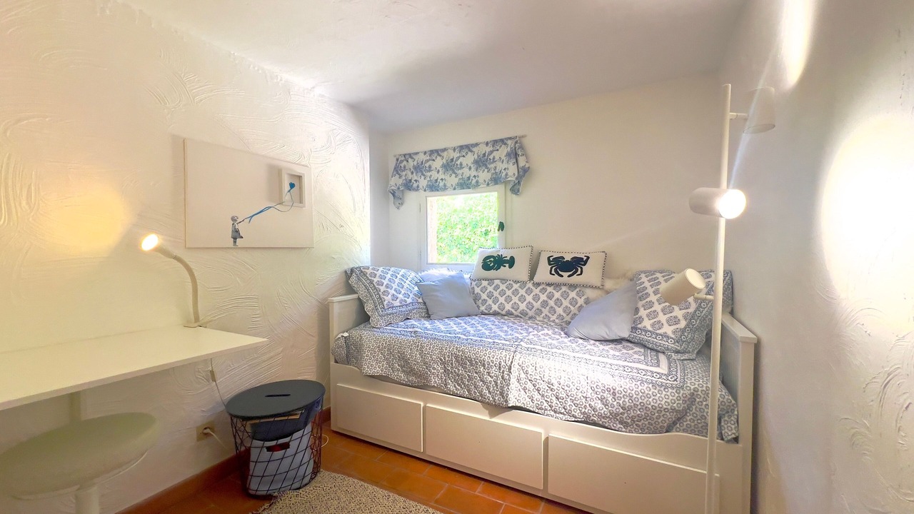 Photo of Bedroom in Guerrevieille