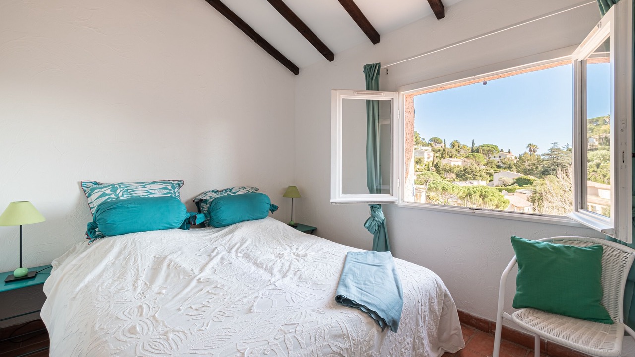 Photo of Bedroom in Guerrevieille