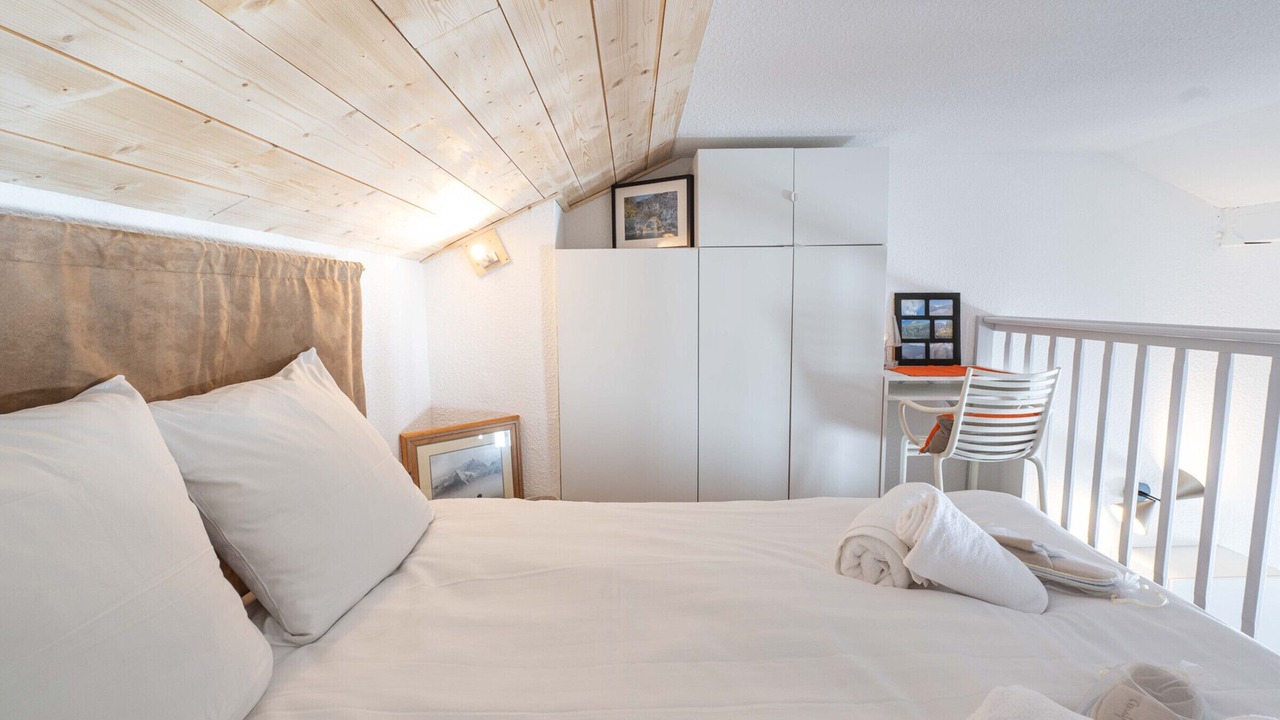 Photo of Bedroom in Eclose-Ouest