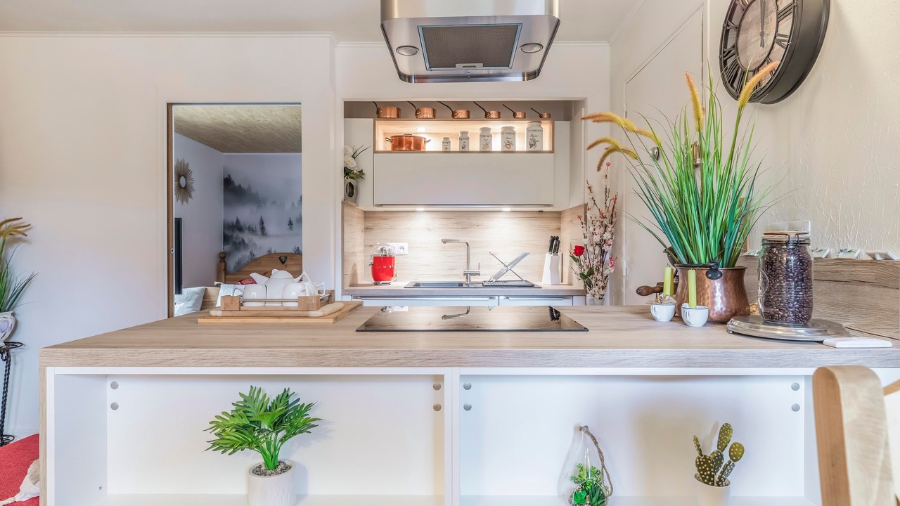 Photo of Kitchen in Greolieres les Neiges