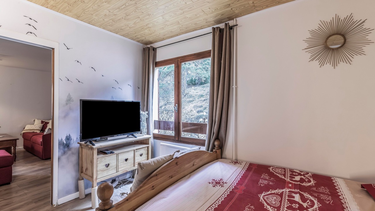 Photo of Bedroom in Greolieres les Neiges