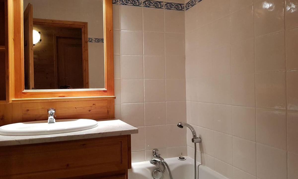 Photo of Bathroom in Arc-2000