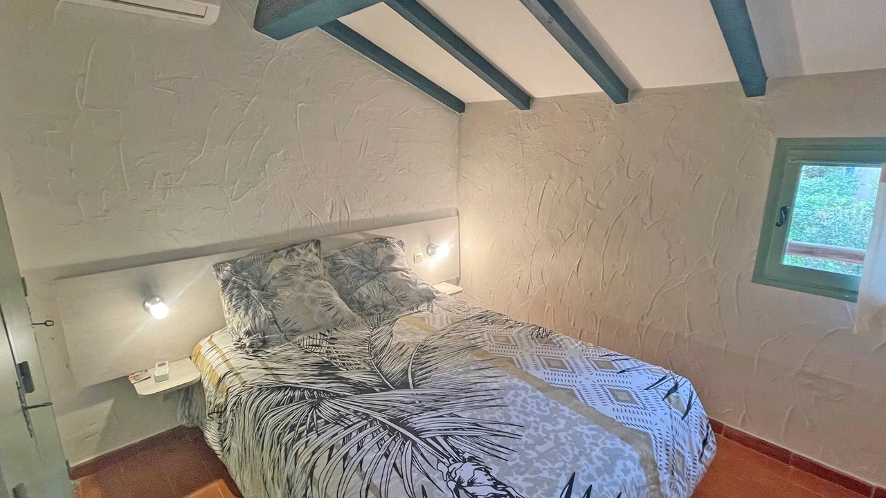 Photo of Bedroom in Guerrevieille