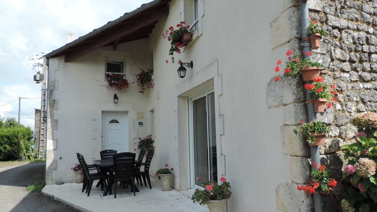 Photo of Outdoor in Pons