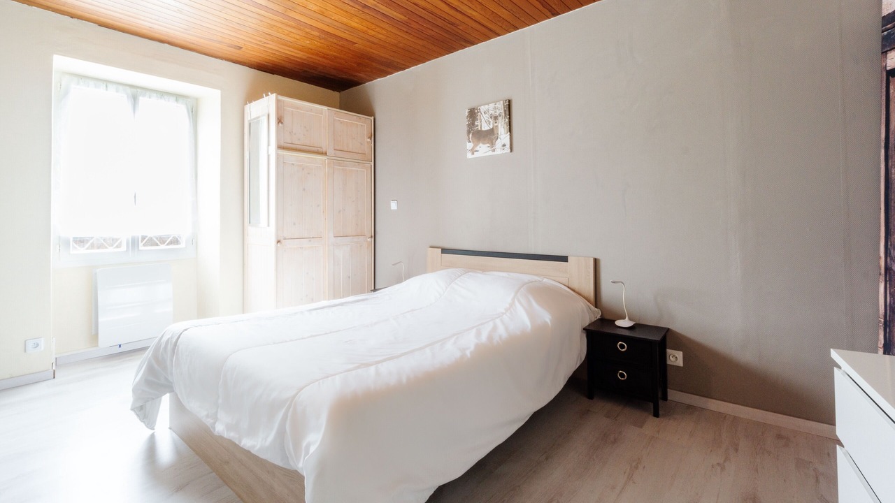 Photo of Bedroom in Saint-Martin-sur-la-Chambre