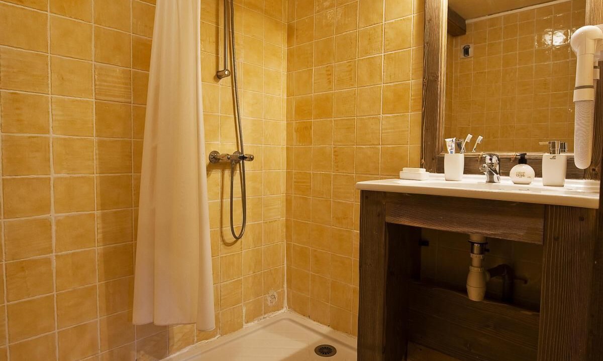 Photo of Bathroom in Arc-2000