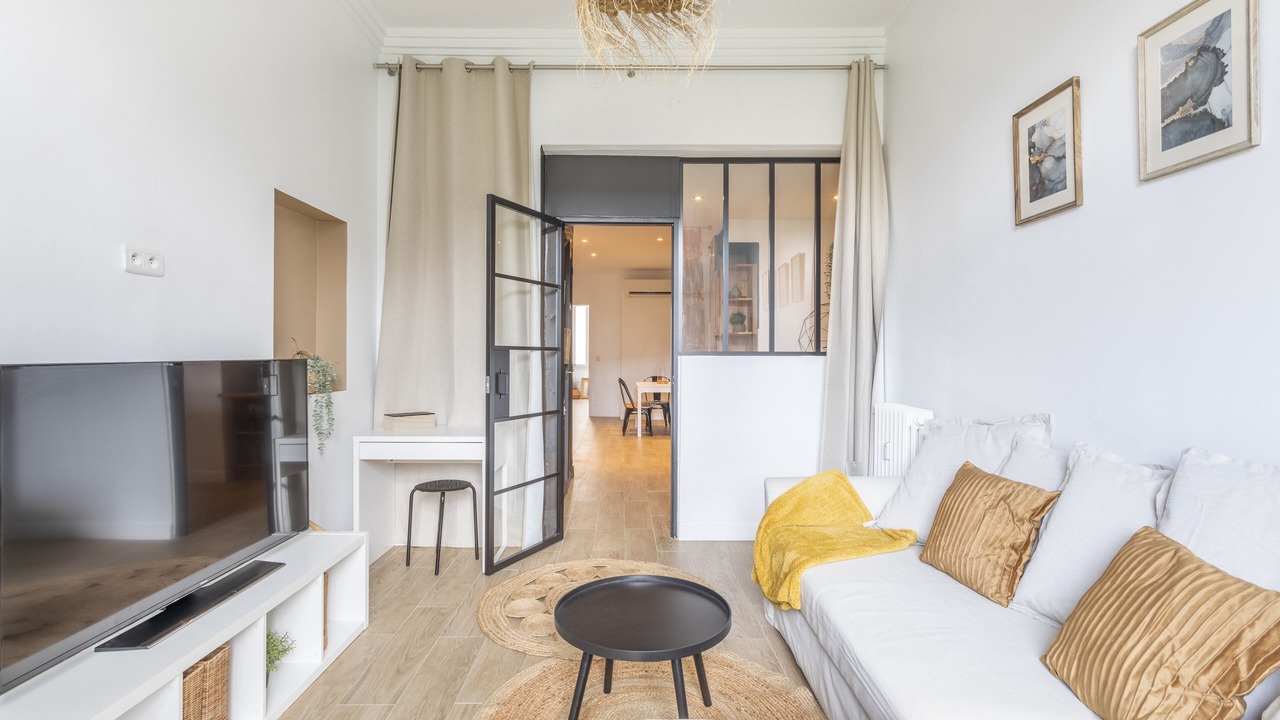 Photo of Livingroom in 6th Arrondissement