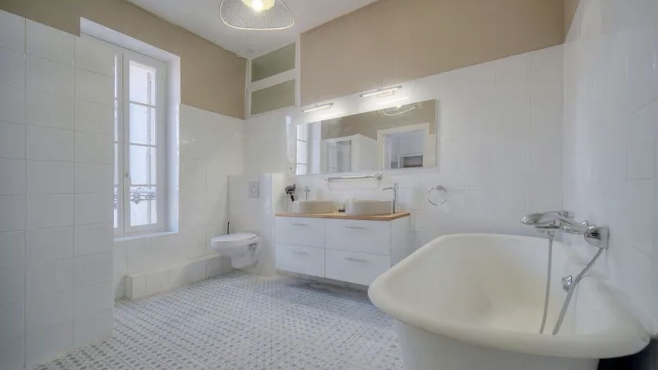 Photo of Bathroom in Prado - Republique