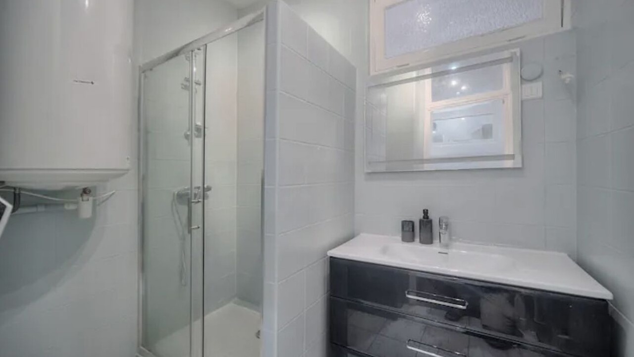 Photo of Bathroom in Prado - Republique