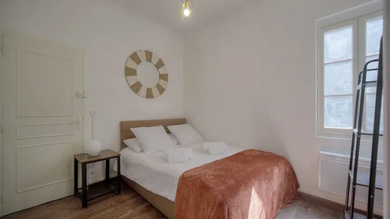 Photo of Bedroom in Prado - Republique