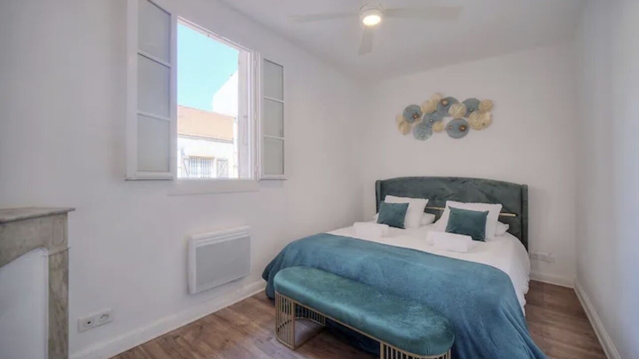 Photo of Bedroom in Prado - Republique