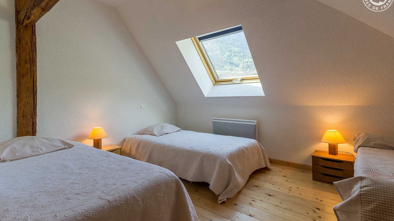Photo of Bedroom in Saint-Etienne-de-Cuines