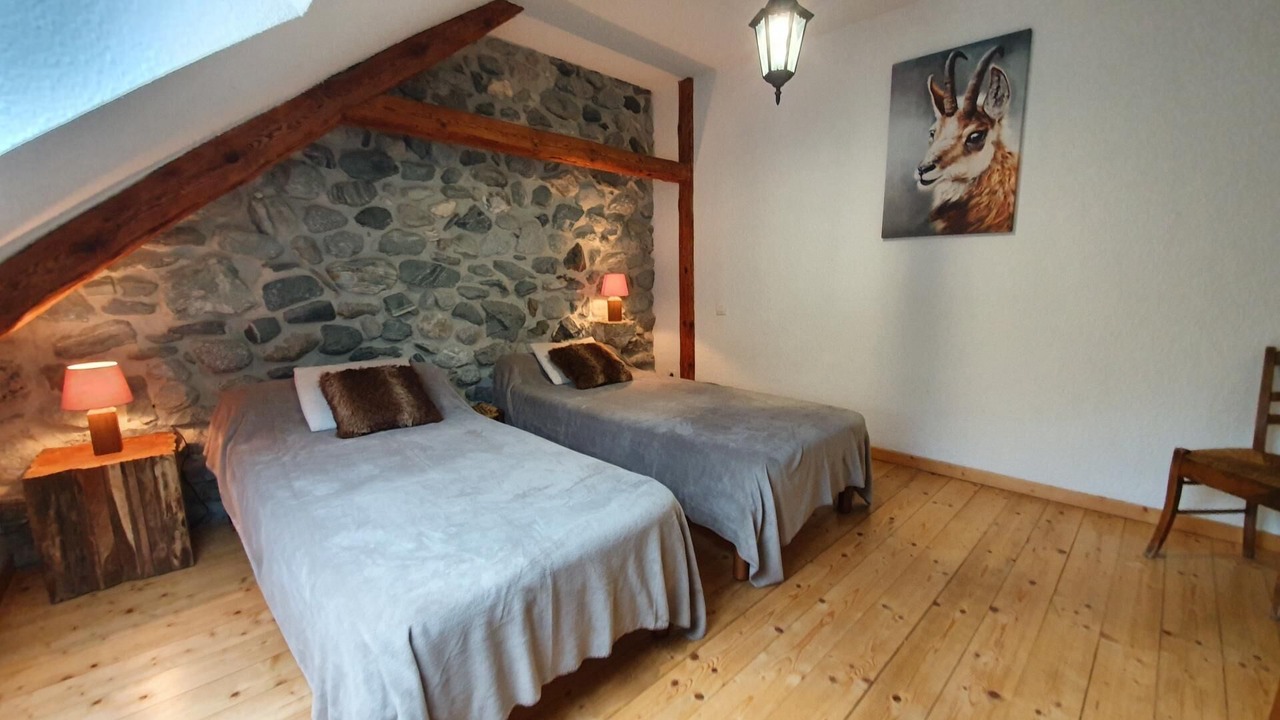 Photo of Bedroom in Saint-Etienne-de-Cuines