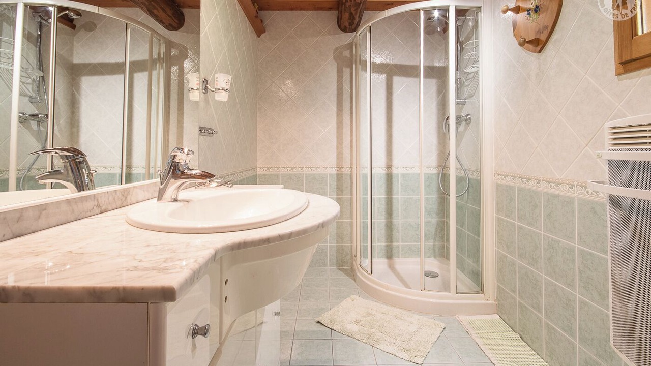 Photo of Bathroom in Jarrier