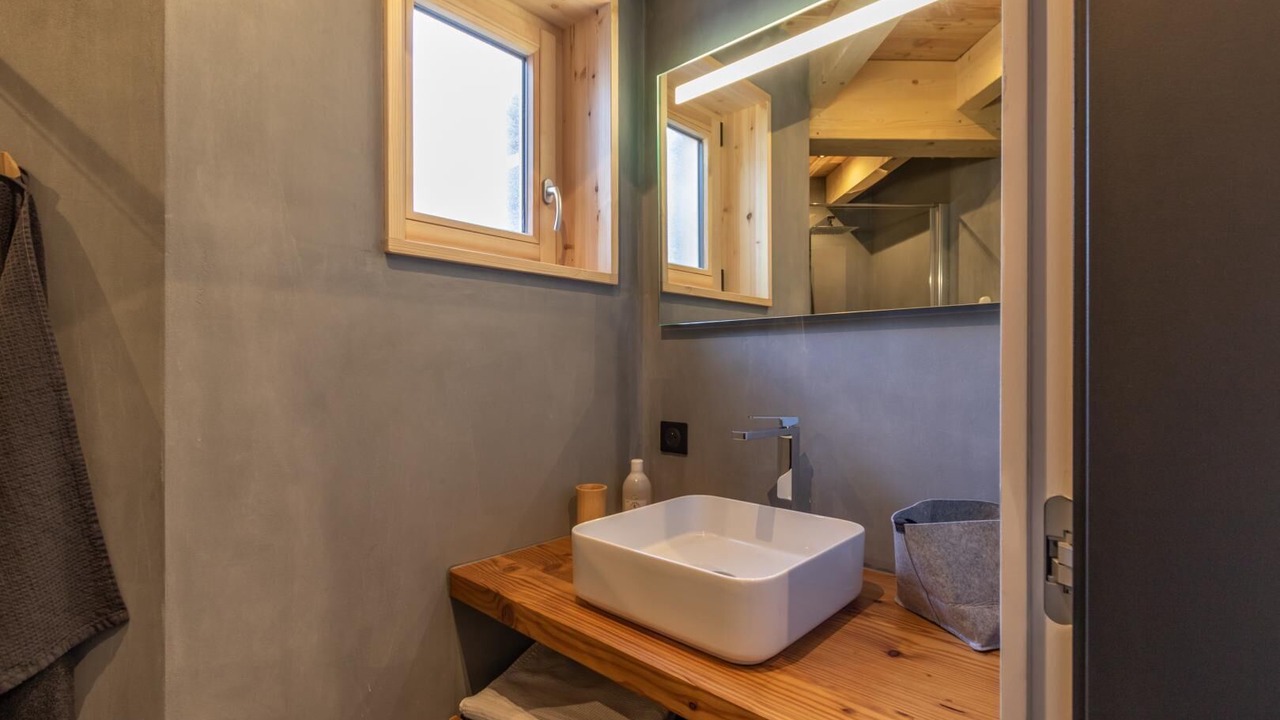 Photo of Bathroom in Arc-1600