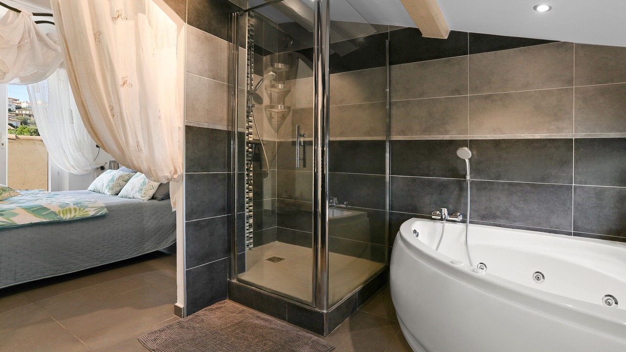 Photo of Bathroom in Saint-Aygulf