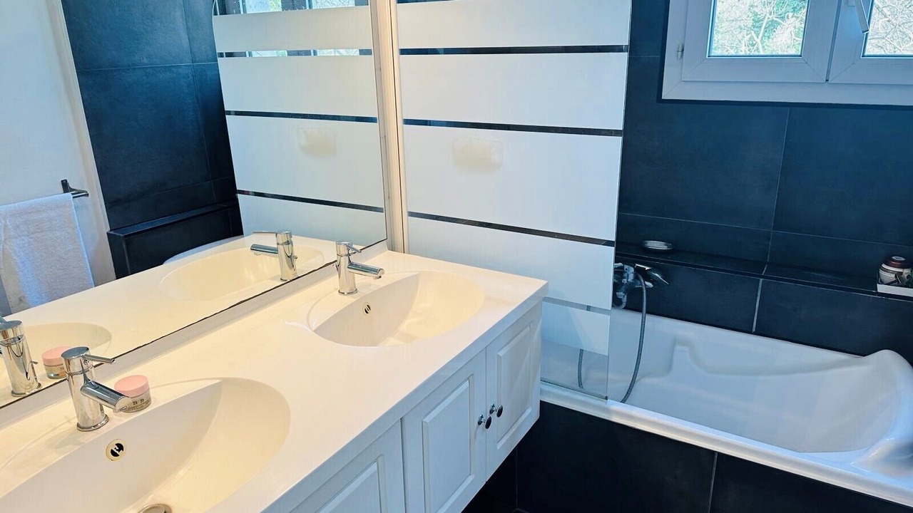 Photo of Bathroom in Joncours-Proce