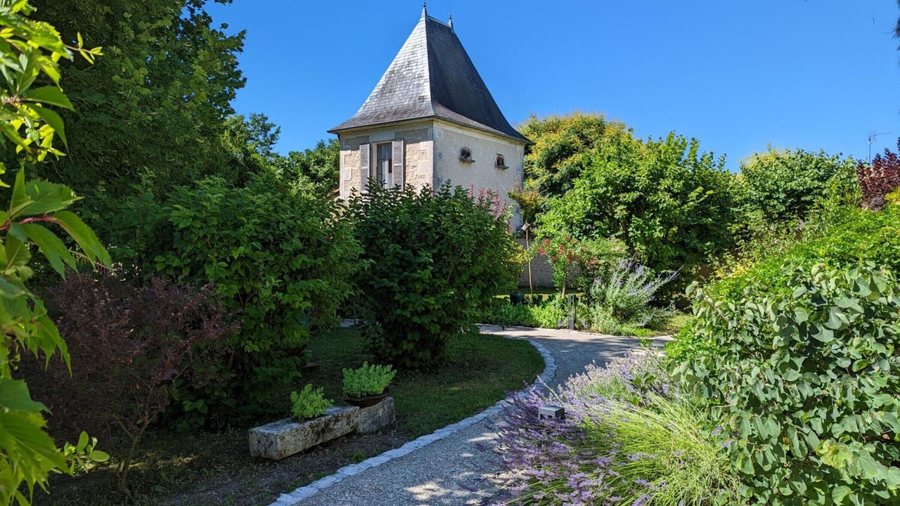 Photo of Outdoor in Salles-de-Barbezieux