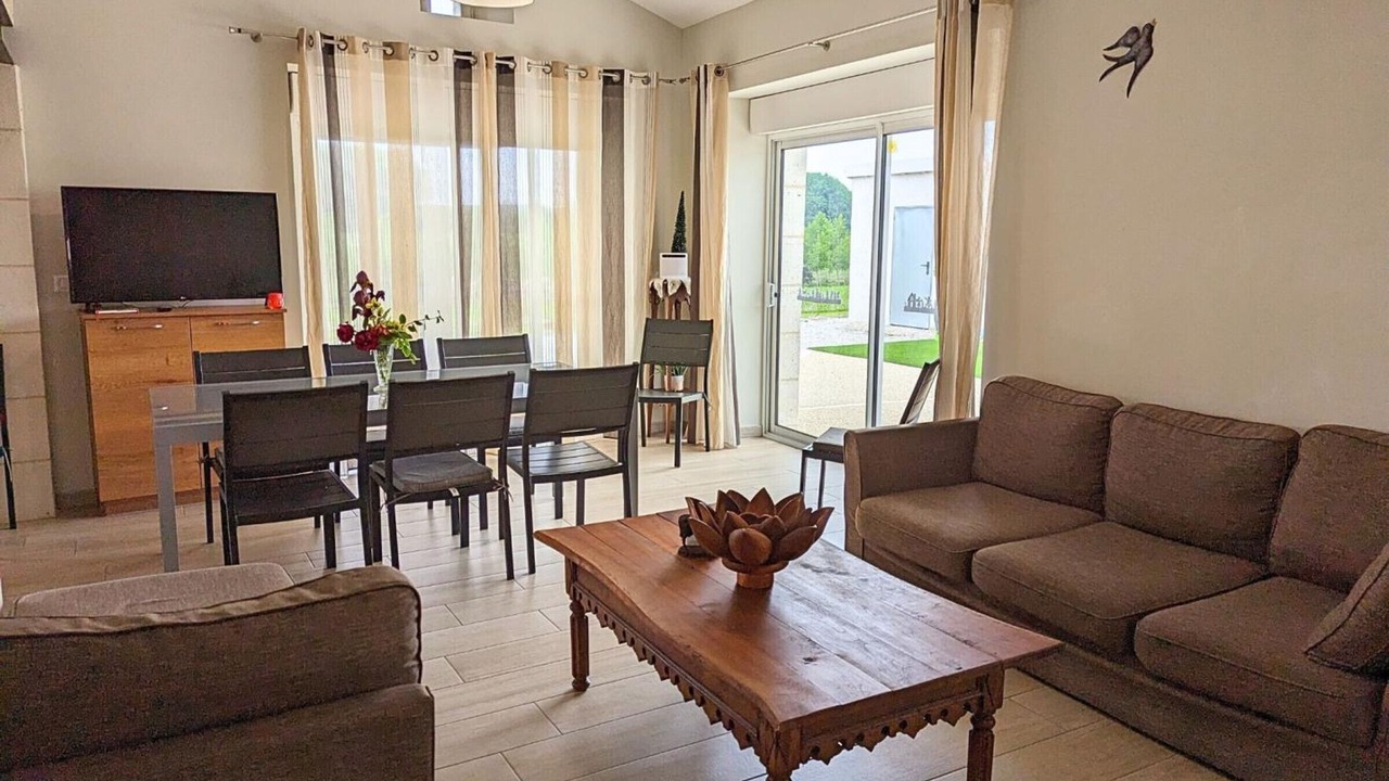 Photo of Livingroom in Salles-de-Barbezieux
