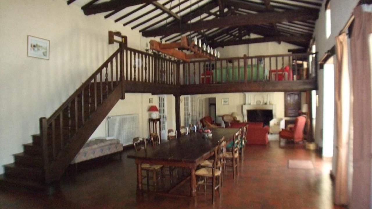 Photo of Livingroom in SammarÃ§olles