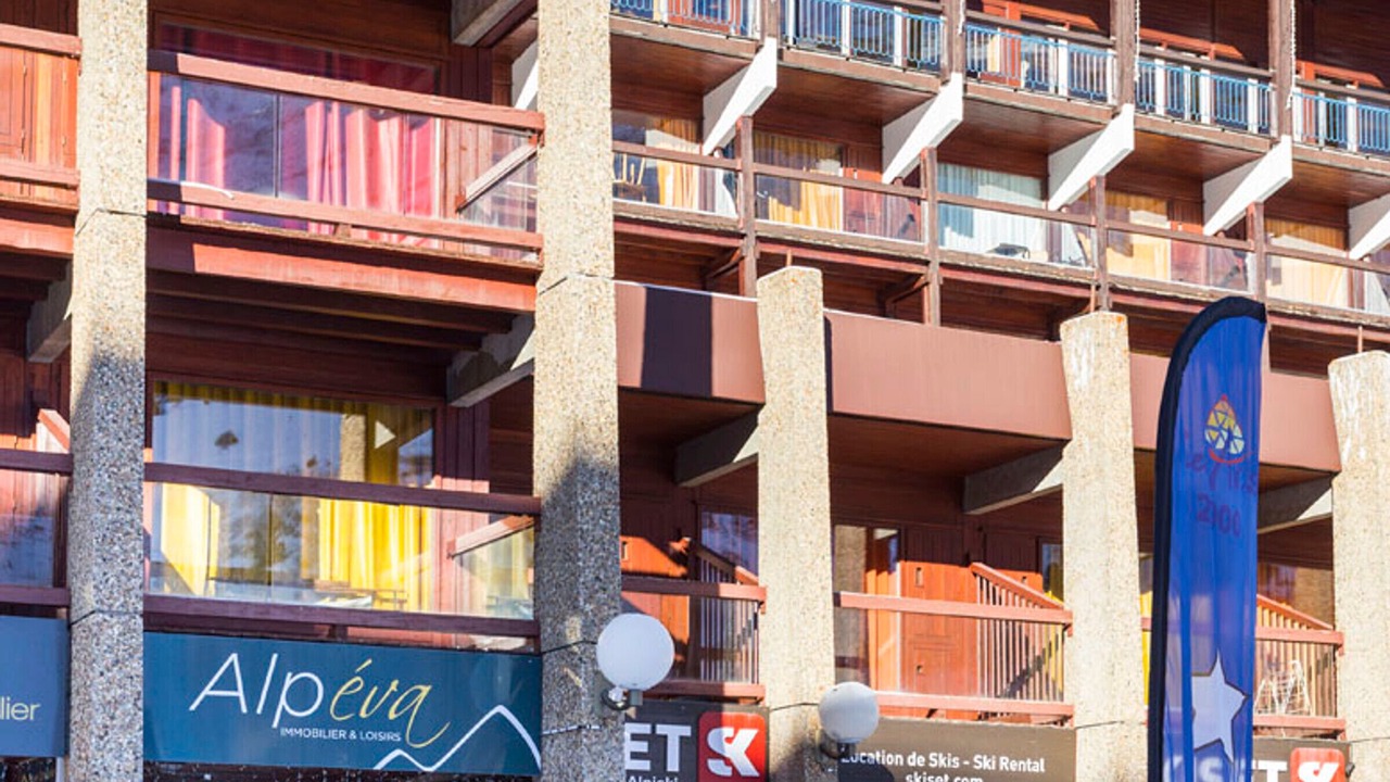 Photo of Outdoor in Arc-2000