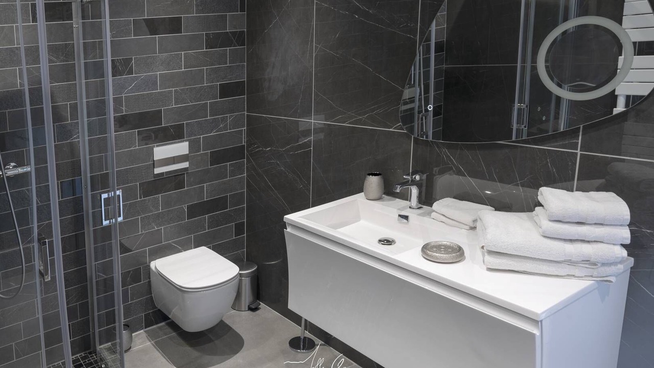 Photo of Bathroom in La Roquette-sur-Siagne
