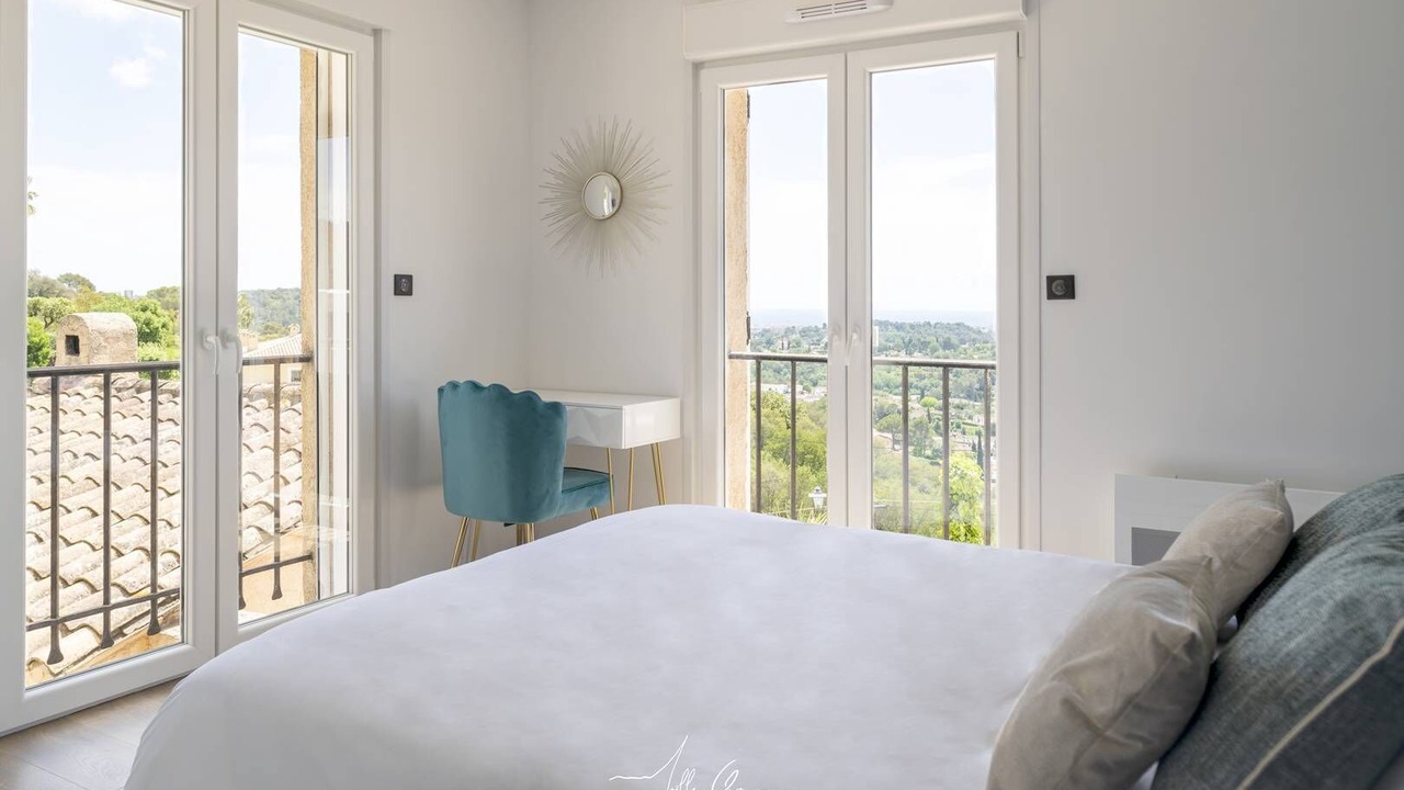 Photo of Bedroom in La Roquette-sur-Siagne