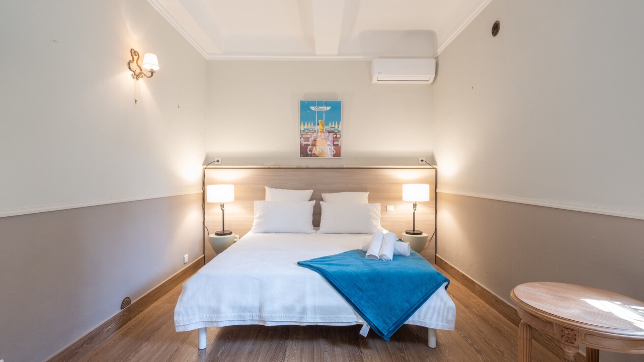 Photo of Bedroom in California - Pezou