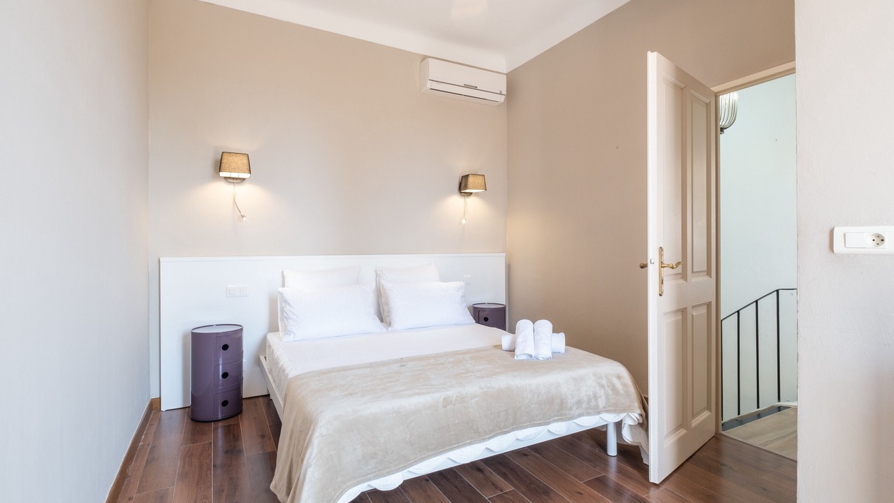 Photo of Bedroom in California - Pezou