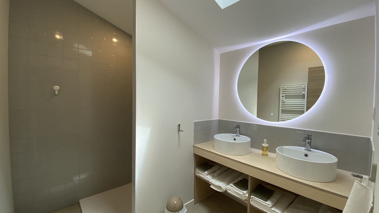 Photo of Bathroom in Les Landes-Genusson