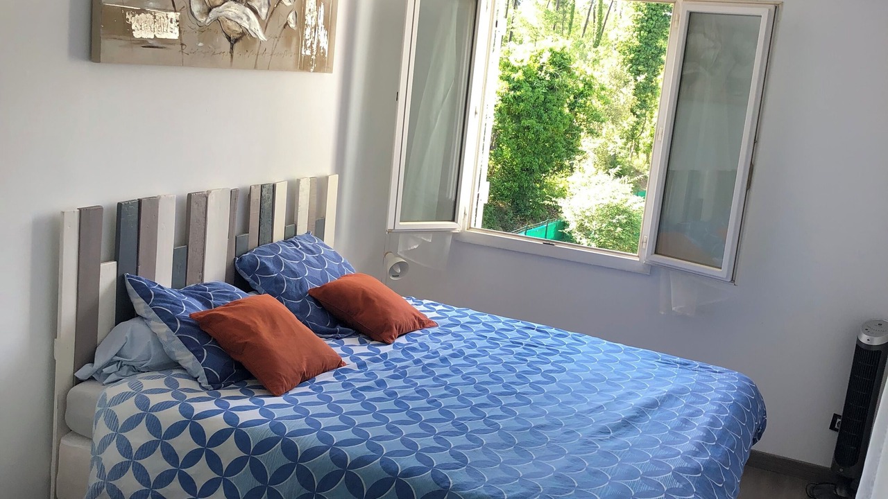 Photo of Bedroom in Saint-Paul-en-Foret