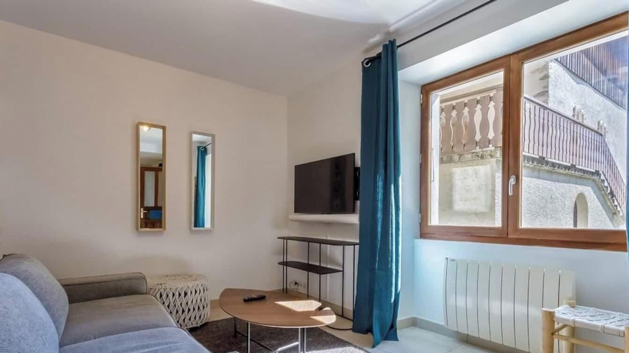 Photo of Livingroom in Menthon-Saint-Bernard