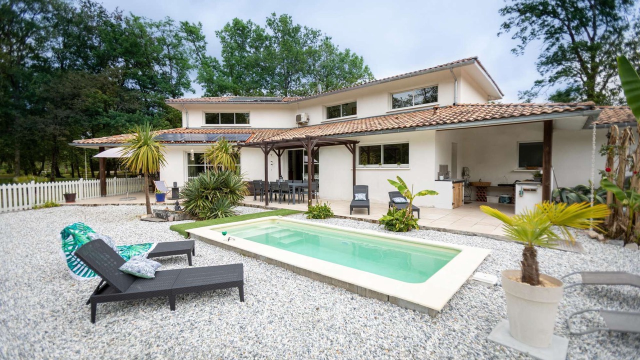 Photo of Patio Balcony in Saint-Vincent-de-Paul