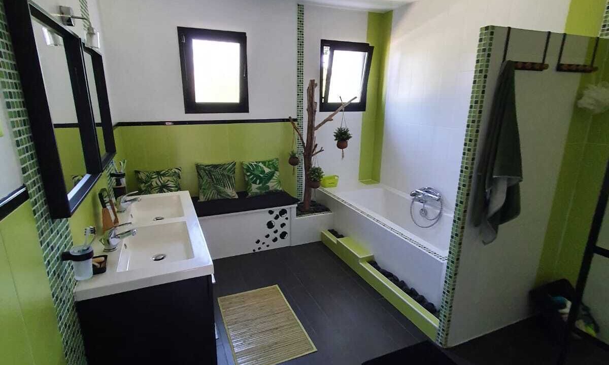Photo of Bathroom in Narrosse
