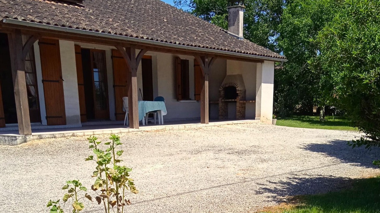 Photo of Patio Balcony in Le Change