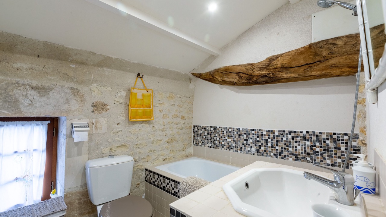 Photo of Bathroom in Epargnes