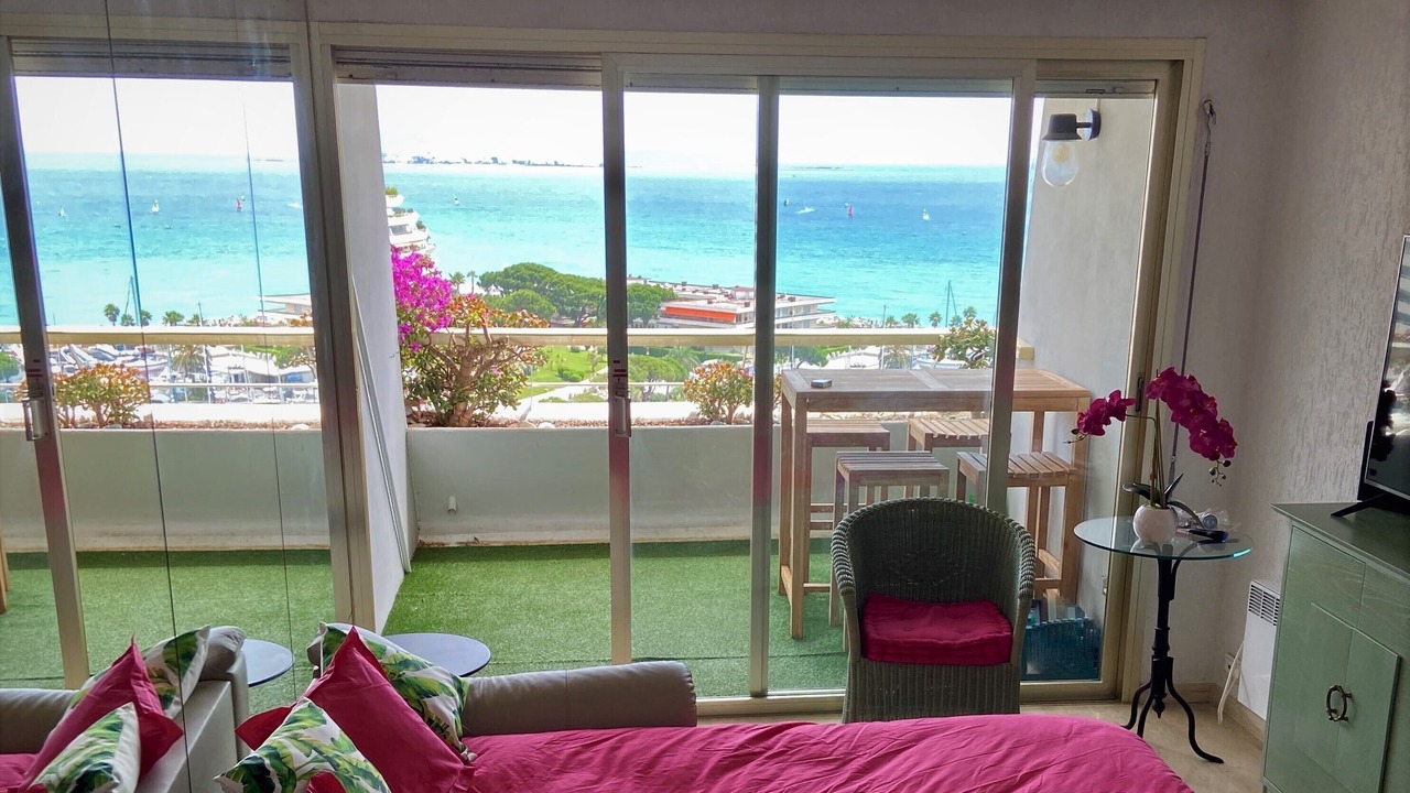 Photo of Bedroom in Villeneuve Loubet Beach