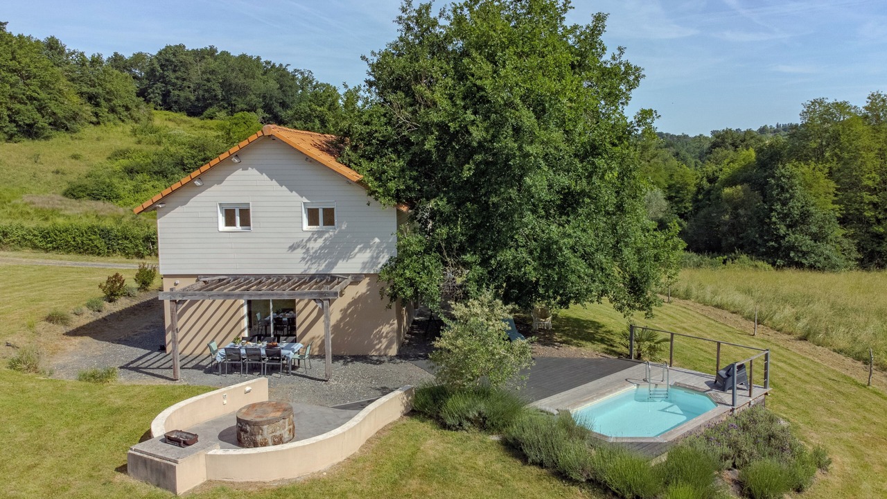 Photo of Outdoor in Saint-Pantaleon-de-Larche