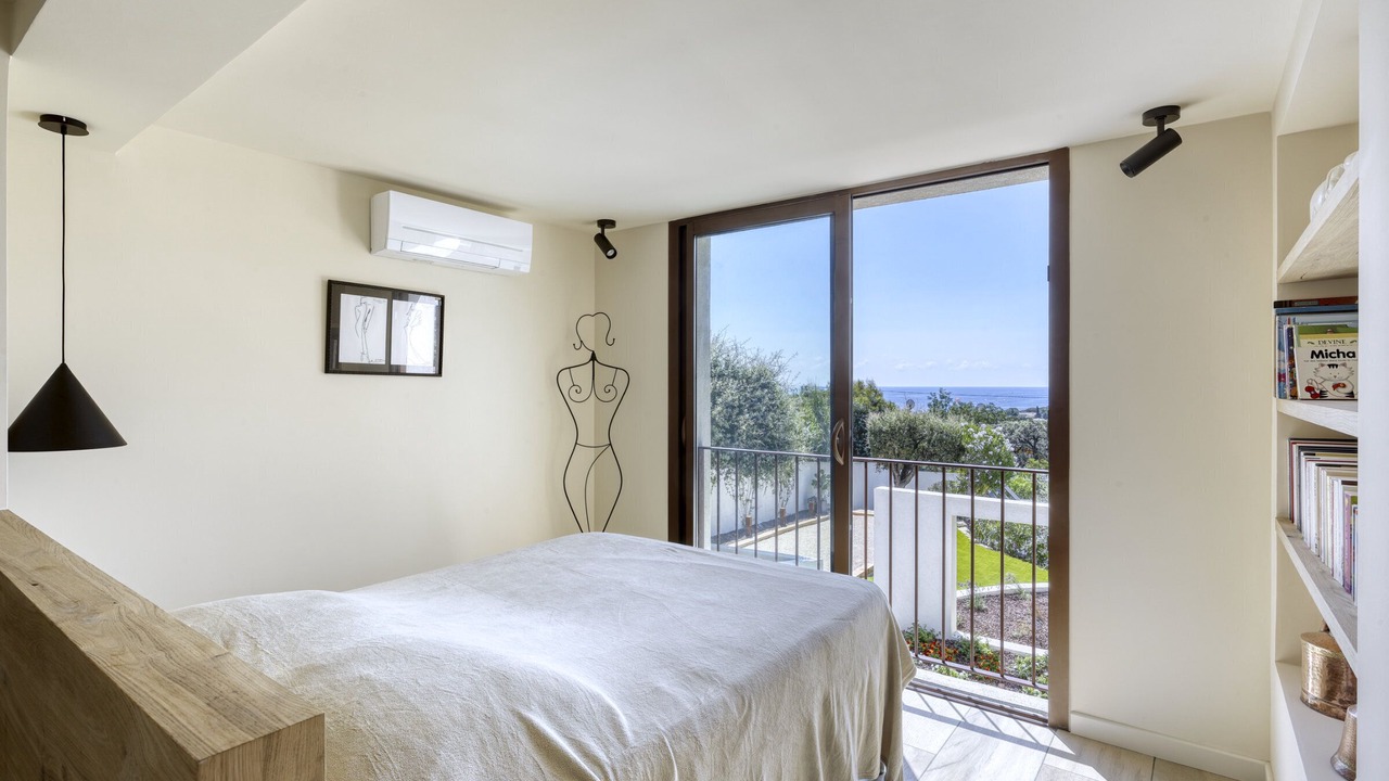 Photo of Bedroom in Les Issambres