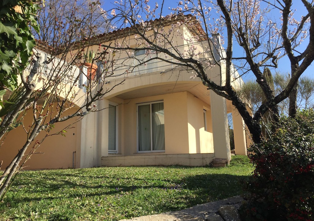 Photo of Others in Cabris