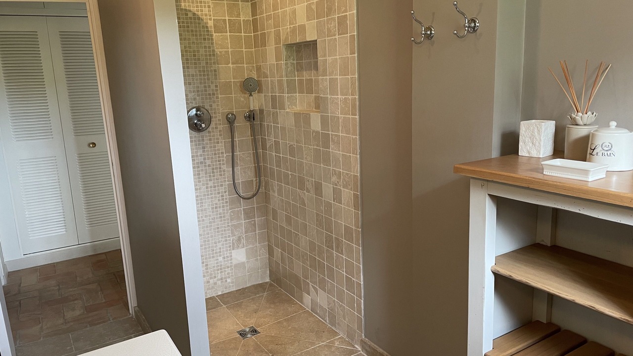 Photo of Bathroom in Biot