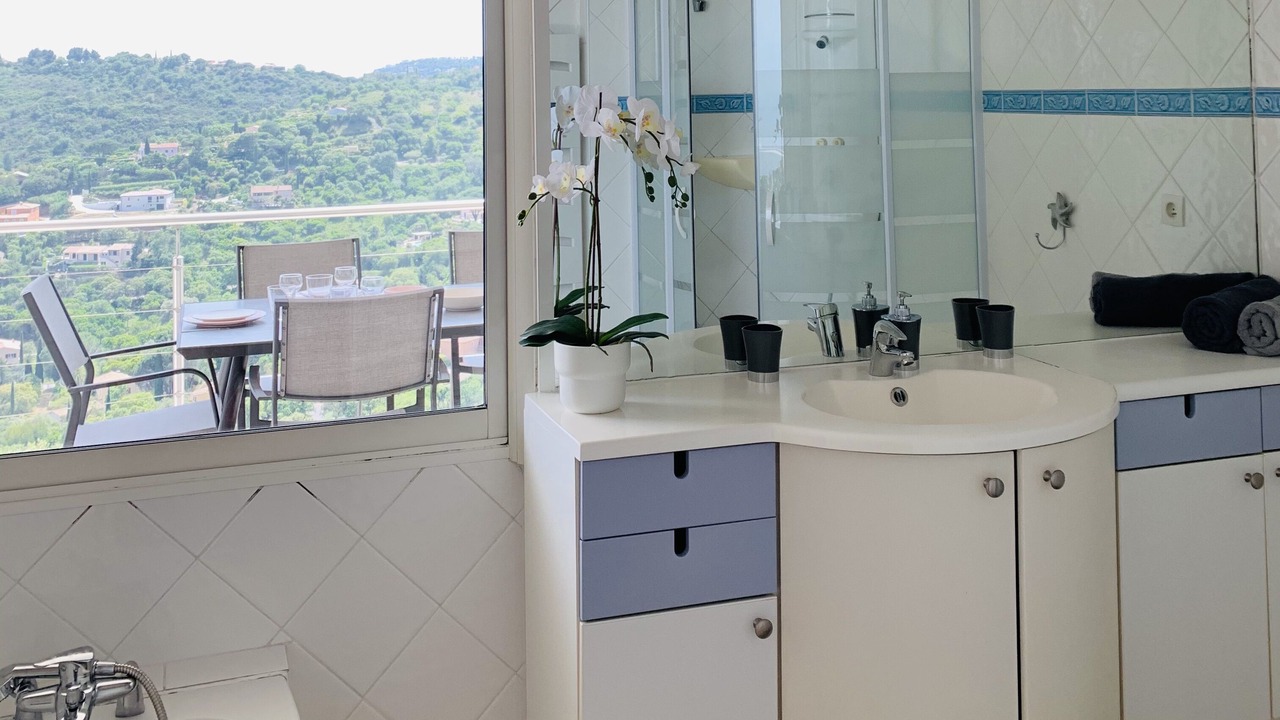 Photo of Bathroom in Cavalaire-sur-Mer