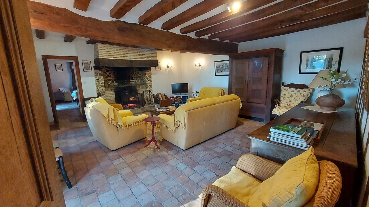 Photo of Livingroom in Ruille-Froid-Fonds