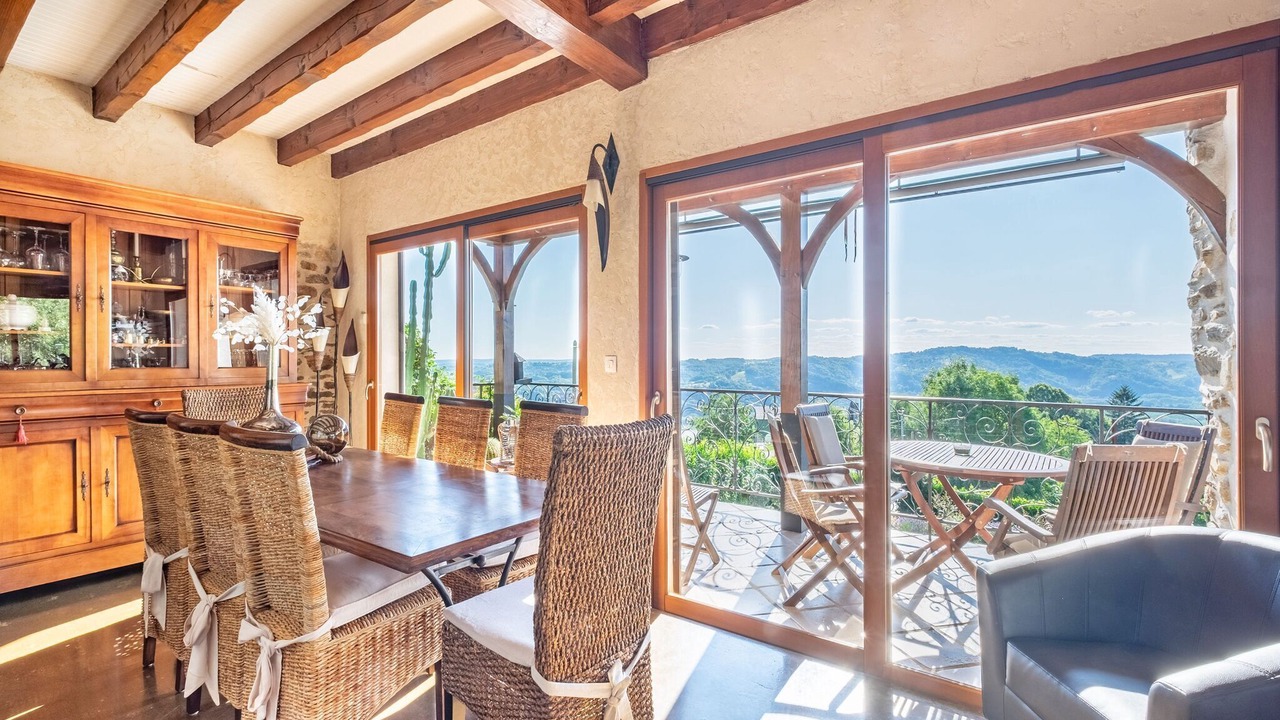 Photo of Livingroom in Altillac