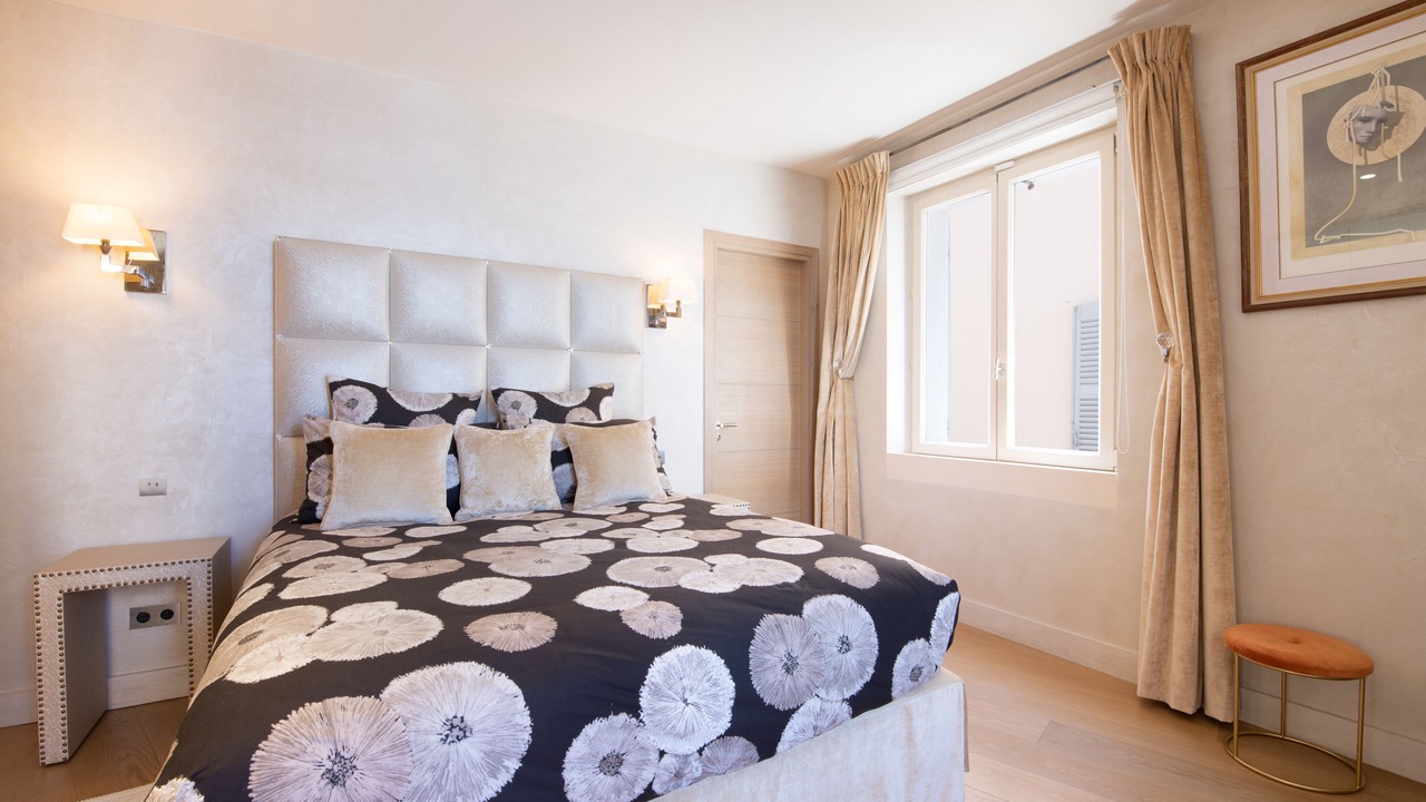 Photo of Bedroom in Saint-Tropez City Centre