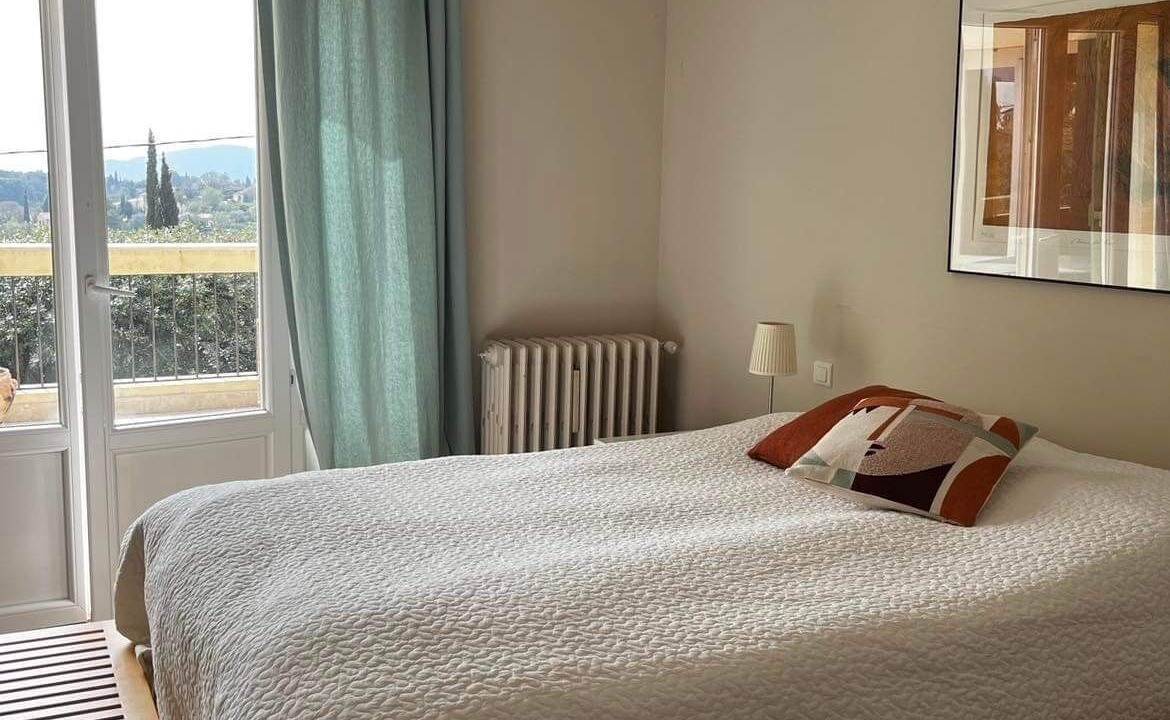 Photo of Bedroom in Saint-Jacques