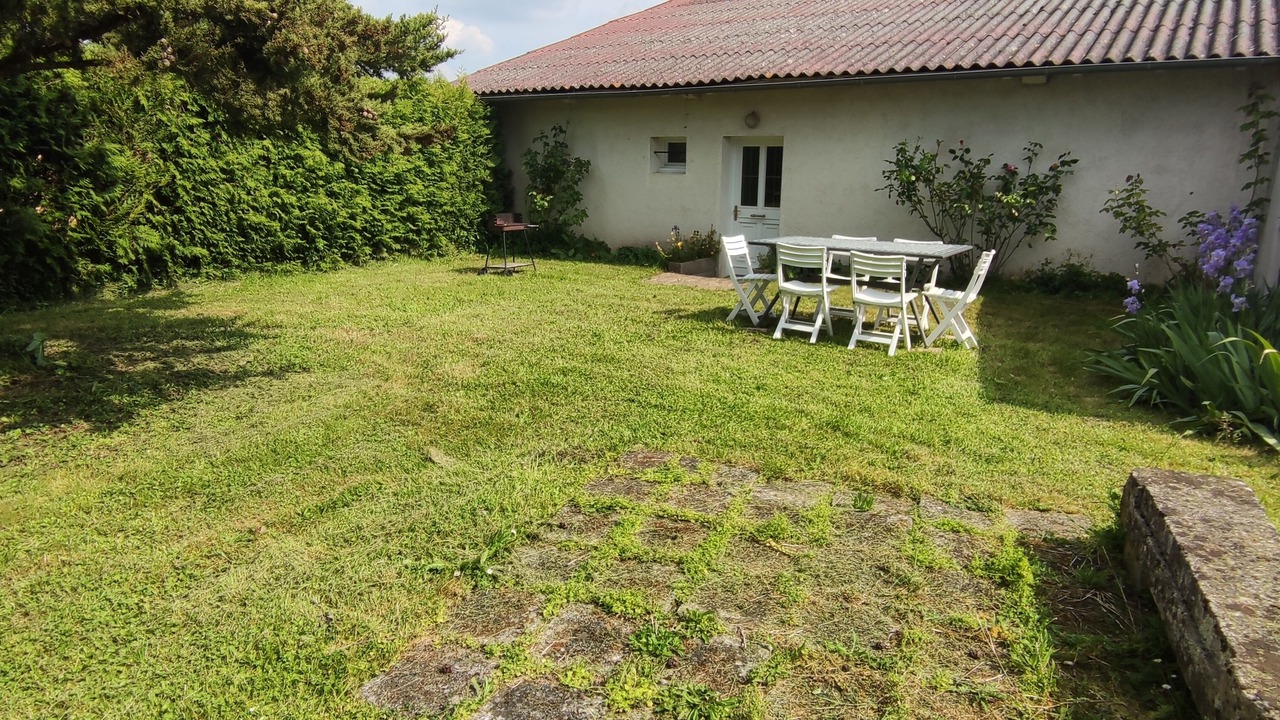 Photo of Outdoor in Saint-Leger