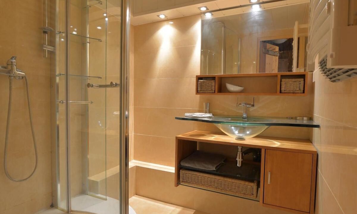 Photo of Bathroom in Arc-2000