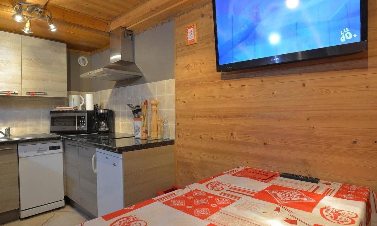 Photo of Kitchen in Arc-2000
